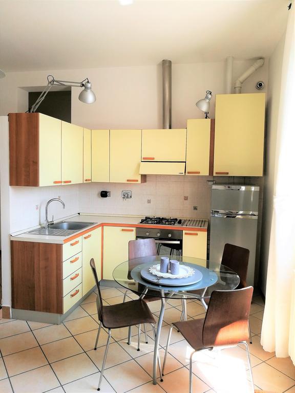 Farolfi Apartments Carracci ボローニャ エクステリア 写真